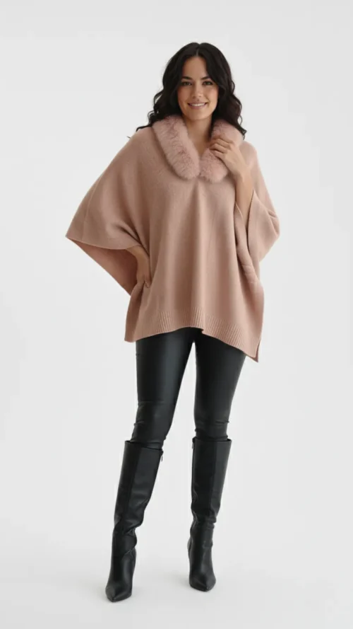 Cape en maille chic col fausse fourrure