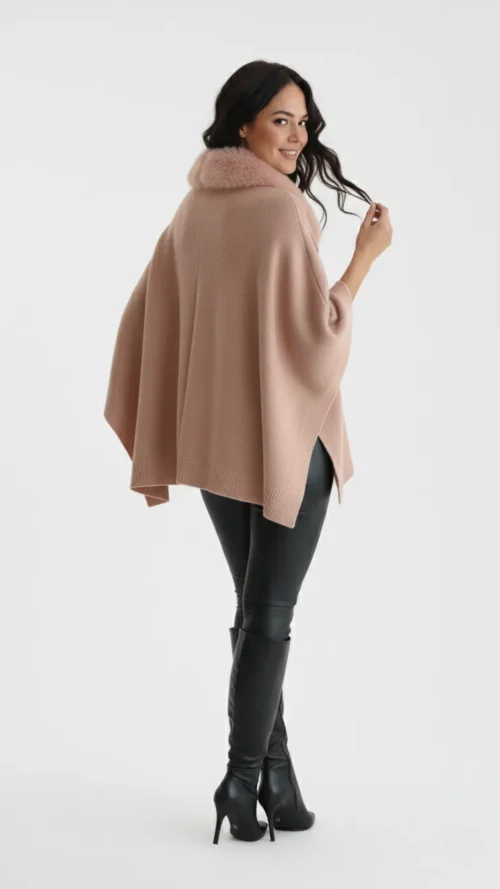 Cape en maille chic col fausse fourrure