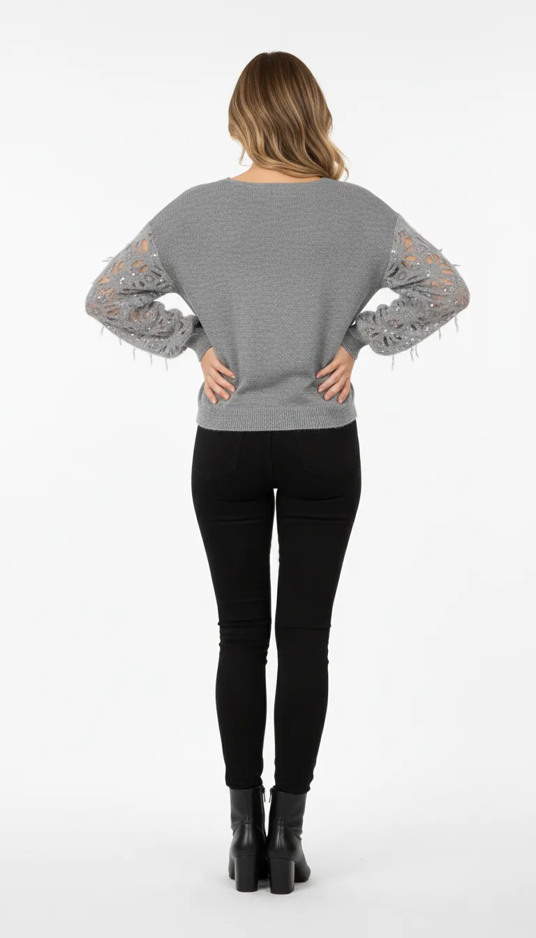 Pull femme col V à manches ajourées et détails pailletés – Image 2