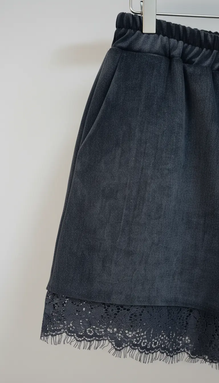 Short taille haute femme en velours côtelé noir et finition dentelle – Image 5