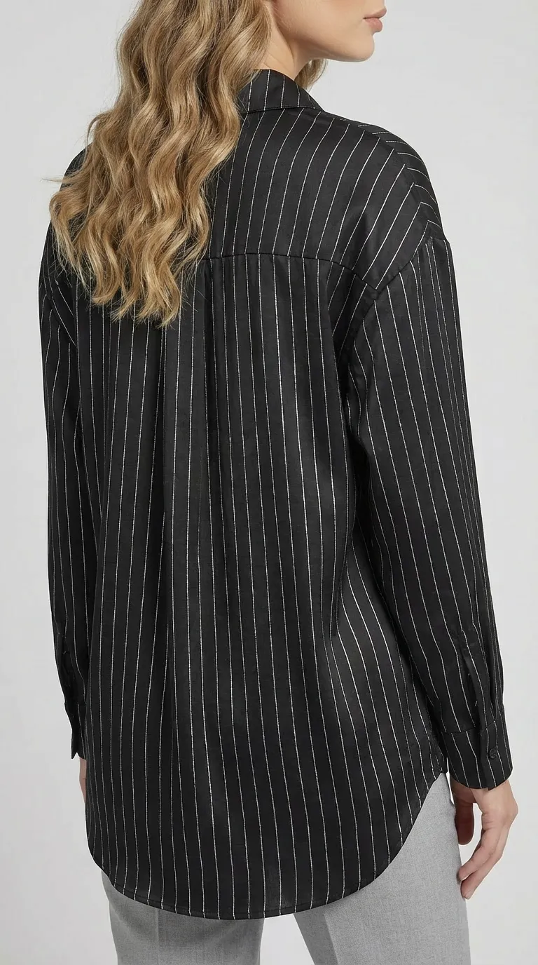 Chemise femme satinée noire à fines rayures argentées – Image 4