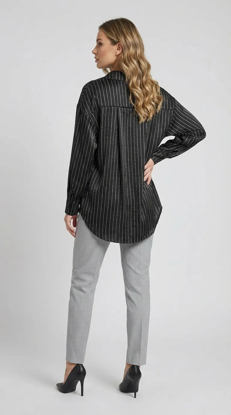 Chemise femme satinée noire à fines rayures argentées – Image 2