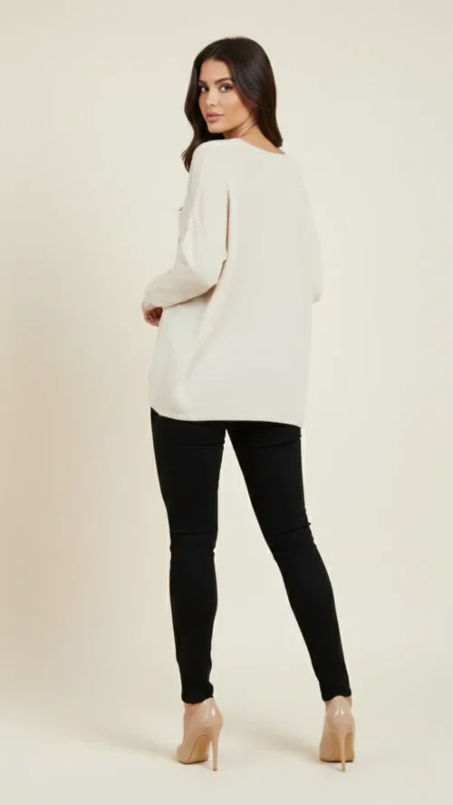 Pull beige col V dentelle guipure et maille douce